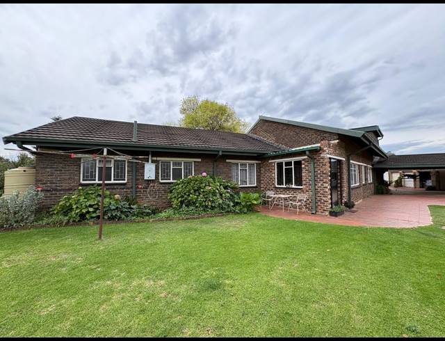 4 BEDROOM HOUSE FOR SALE IN VAN DER MERWES KROON